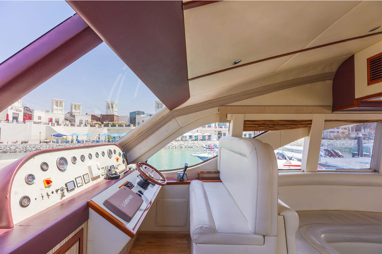 Luxury Yacht 82 Feet