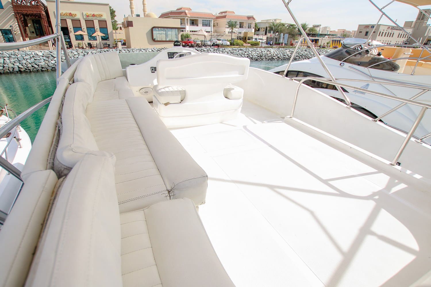 Luxury Yacht 45 Feet